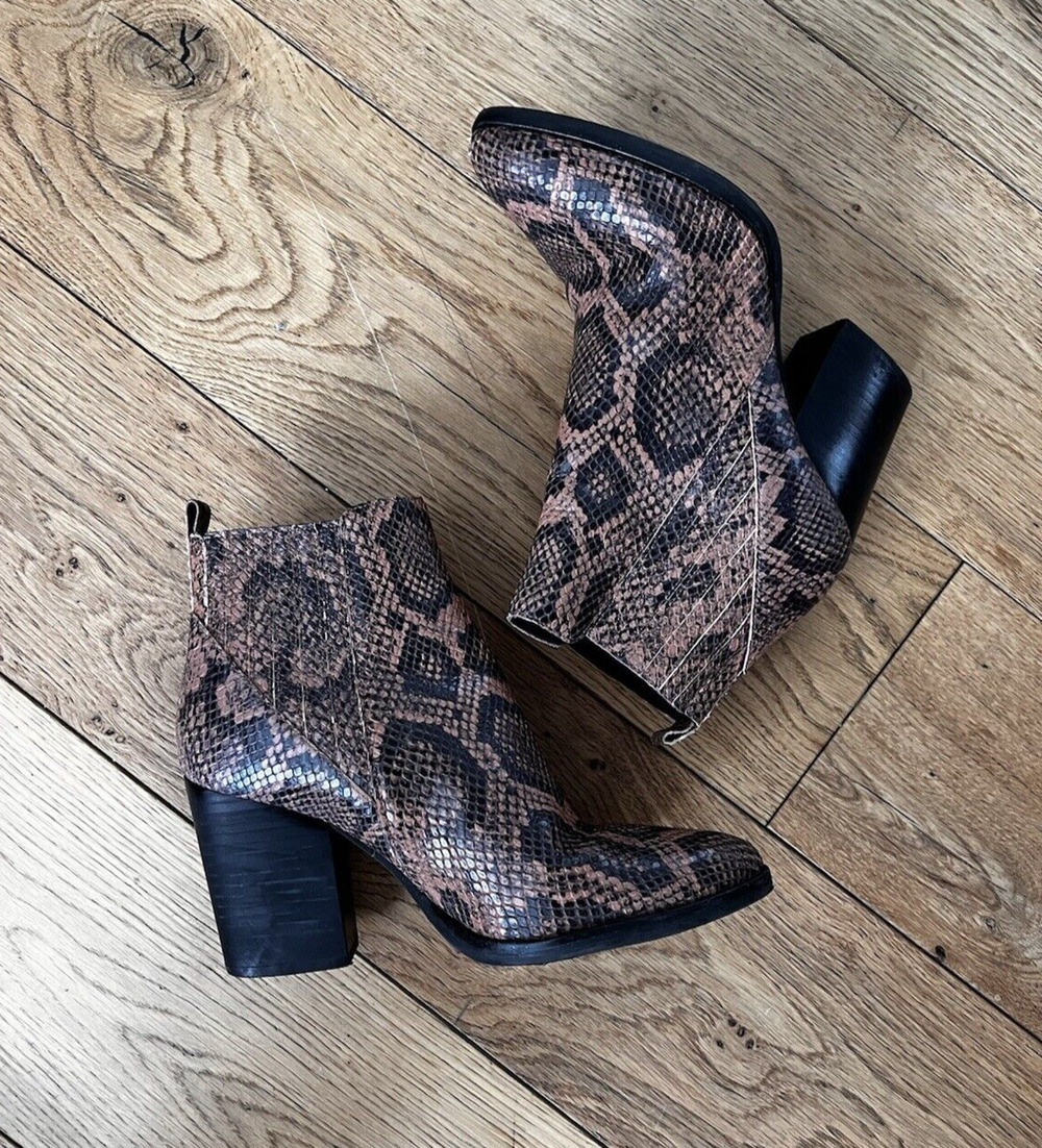 Marc Fisher Mlyamir Sz 7.5 Snake Ankle Black Gray Boots Women's Booties Leather